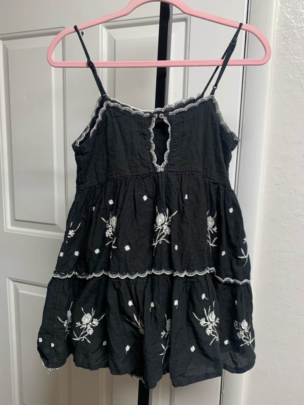 Urban outfitters hanna embroidered floral boho tiered spring whimsical top xs - Picture 8 of 8